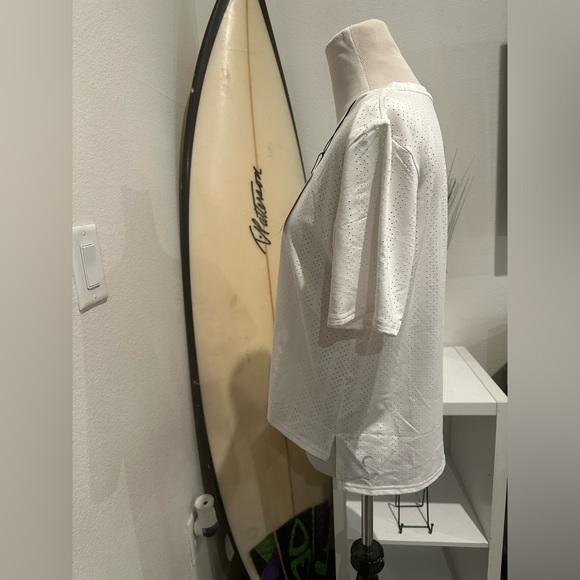 NWT Zyia White Vertical Chill Workout Tee - Picture 3 of 6